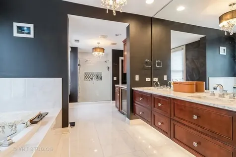 1867 Admiral Court Glenview IL 60026