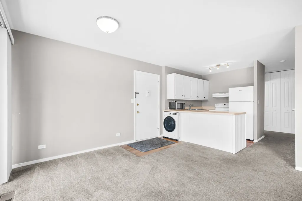 5536 East Lake Drive Lisle IL 60532