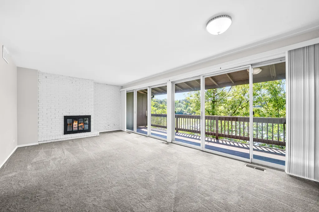 5536 East Lake Drive Lisle IL 60532