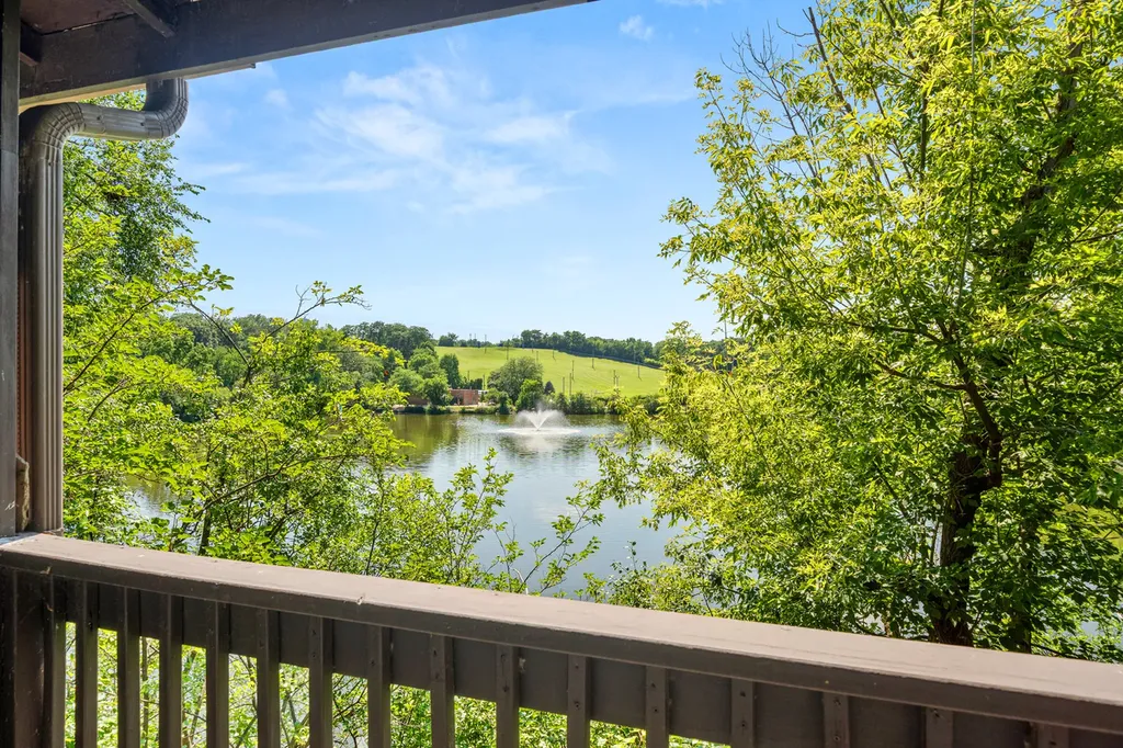 5536 East Lake Drive Lisle IL 60532