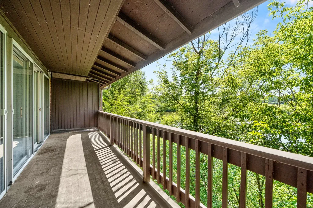 5536 East Lake Drive Lisle IL 60532
