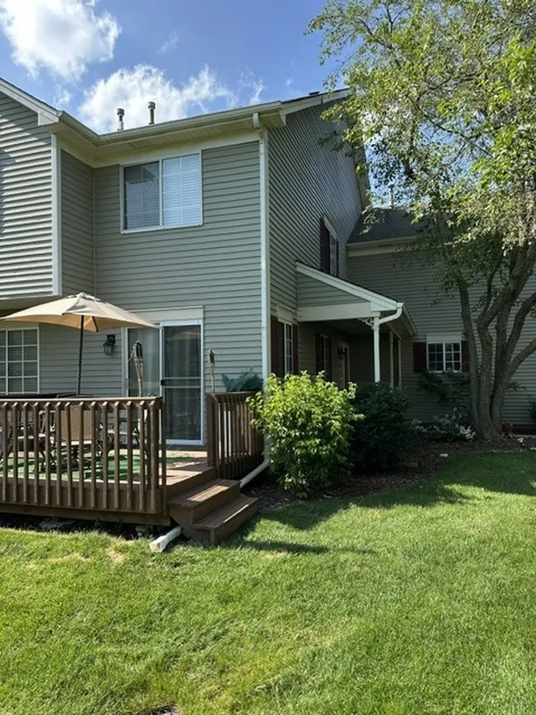 152 Village Creek Drive Lake In The Hills IL 60156
