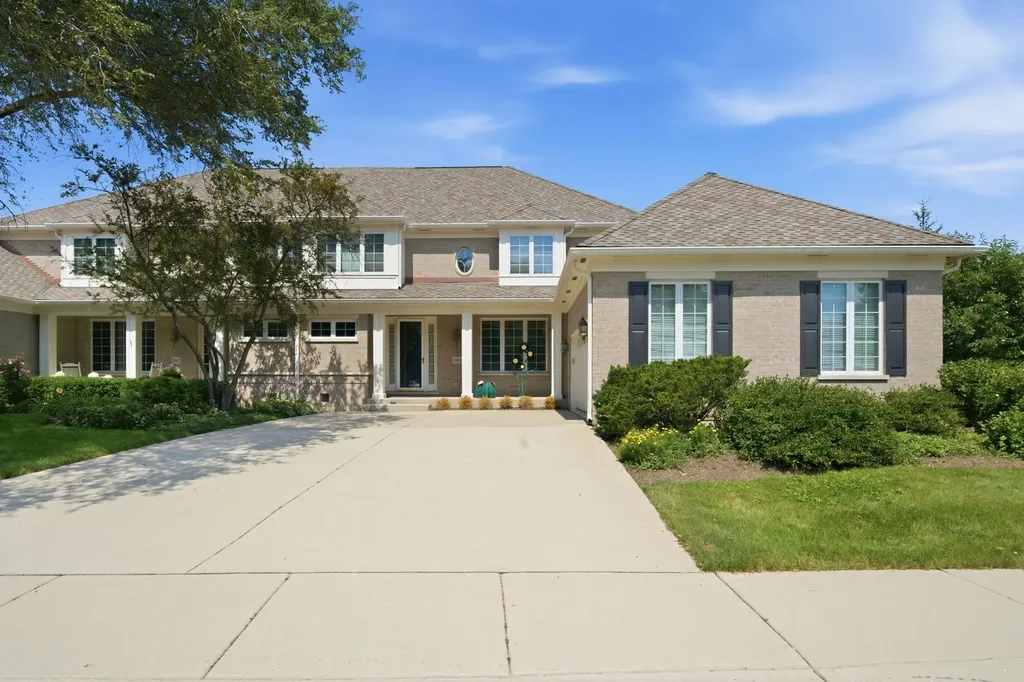2004 Claridge Court Northbrook IL 60062