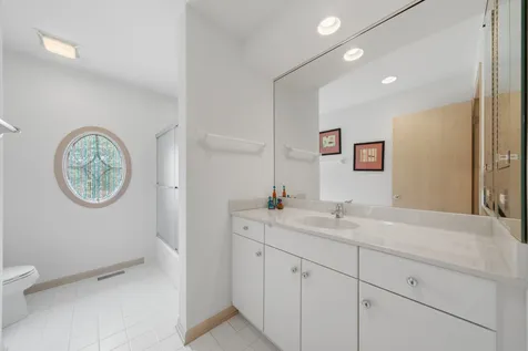 2004 Claridge Court Northbrook IL 60062