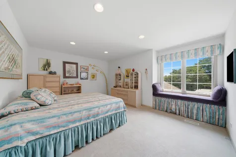 2004 Claridge Court Northbrook IL 60062