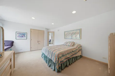 2004 Claridge Court Northbrook IL 60062