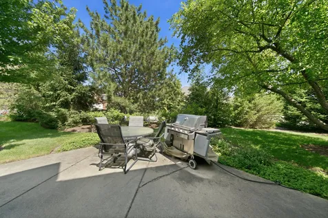 2004 Claridge Court Northbrook IL 60062