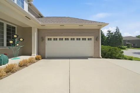 2004 Claridge Court Northbrook IL 60062