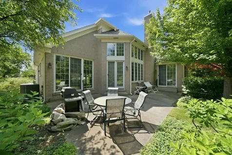 2004 Claridge Court Northbrook IL 60062