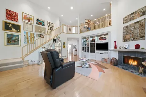 2004 Claridge Court Northbrook IL 60062
