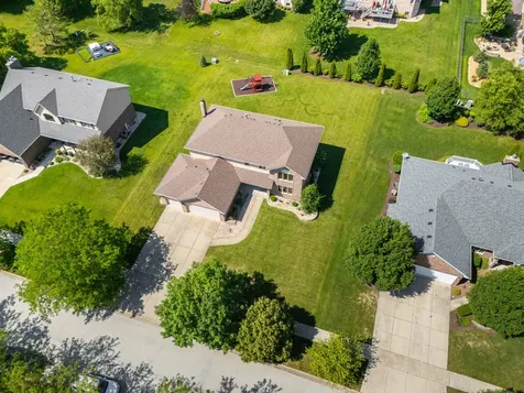 8284 Brookhaven Drive Frankfort IL 60423