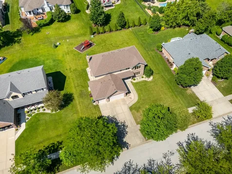 8284 Brookhaven Drive Frankfort IL 60423