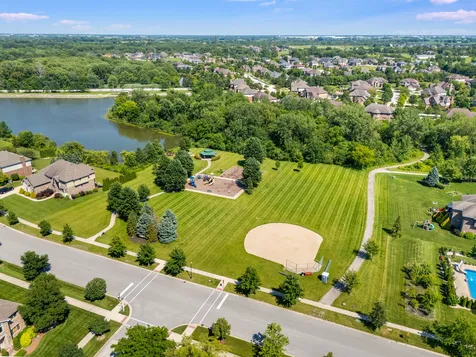 8284 Brookhaven Drive Frankfort IL 60423