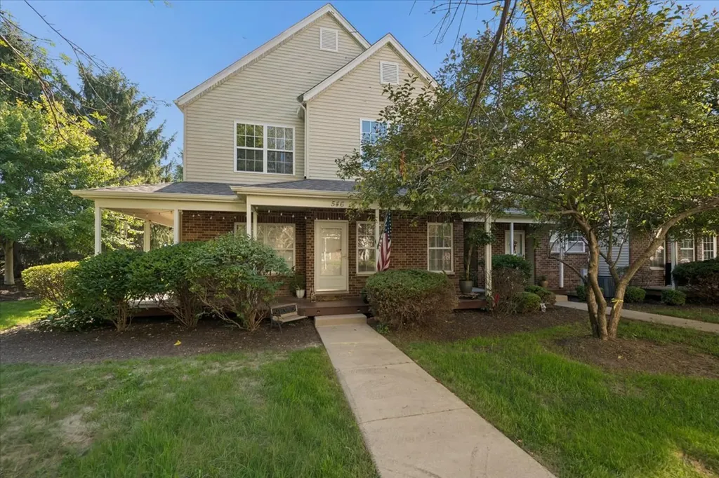 546 Clayton Circle Sycamore IL 60178