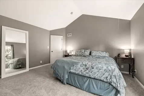 546 Clayton Circle Sycamore IL 60178