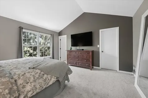 546 Clayton Circle Sycamore IL 60178