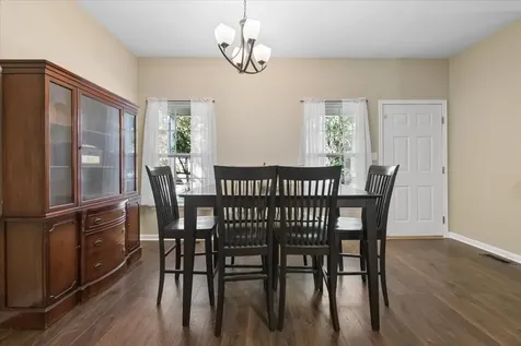 546 Clayton Circle Sycamore IL 60178