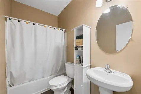 546 Clayton Circle Sycamore IL 60178
