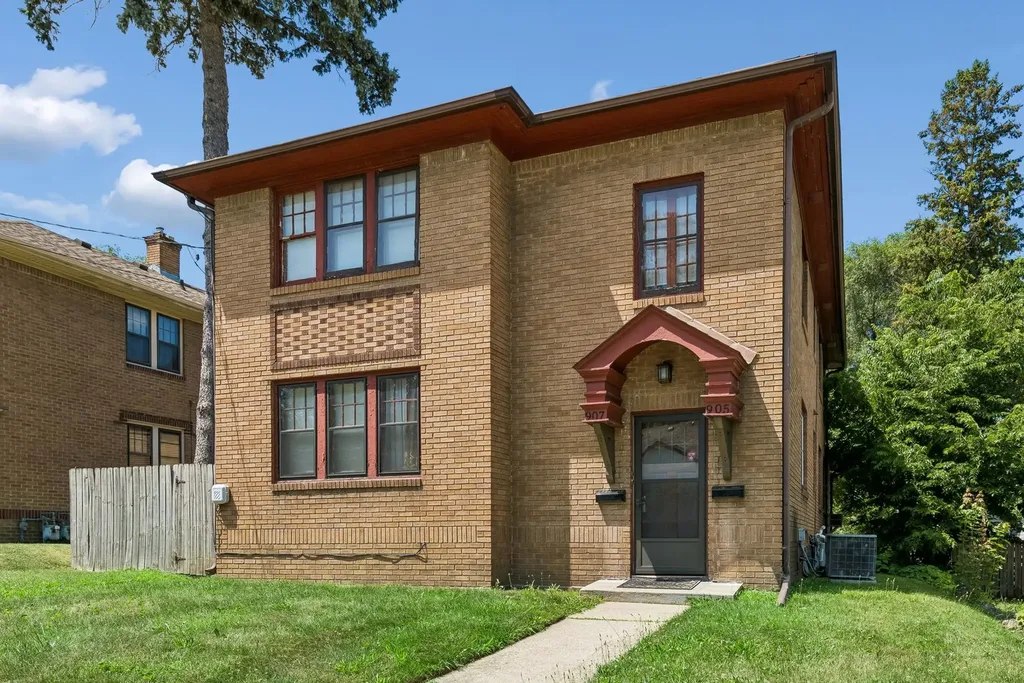 905 18TH Street Rockford IL 61104