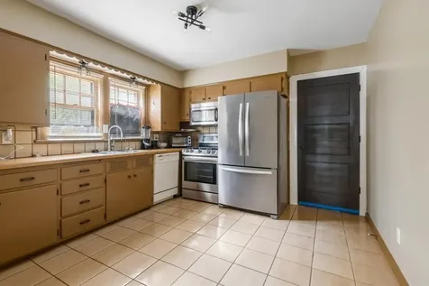 905 18TH Street Rockford IL 61104