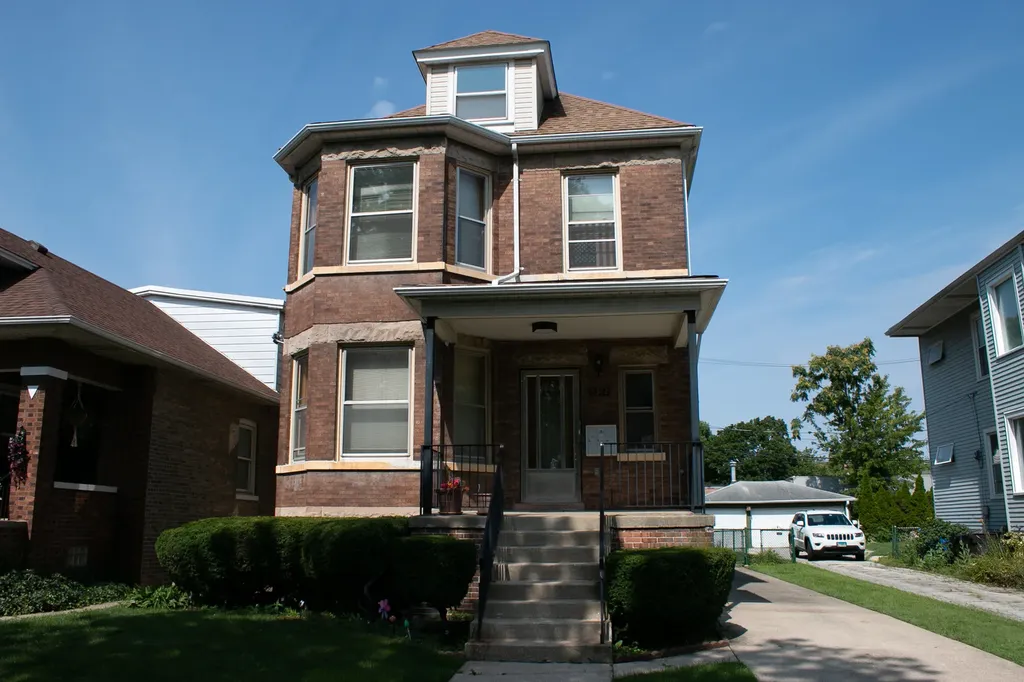 4342 North Lowell Avenue Chicago IL 60641