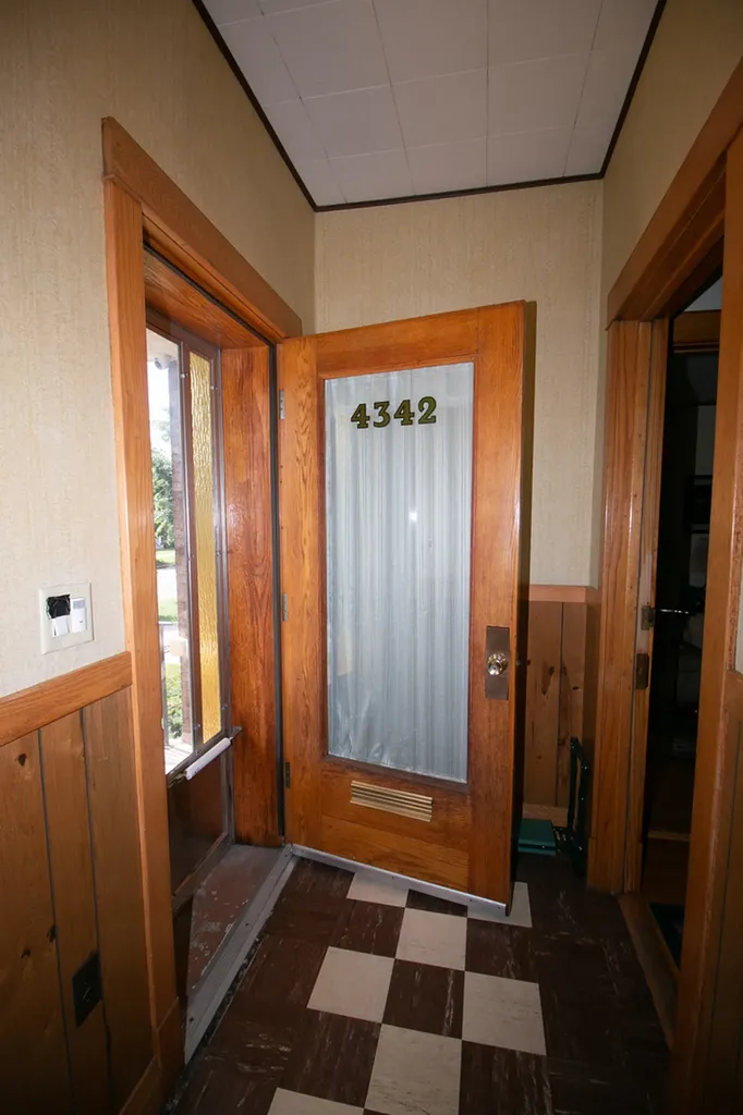 4342 North Lowell Avenue Chicago IL 60641