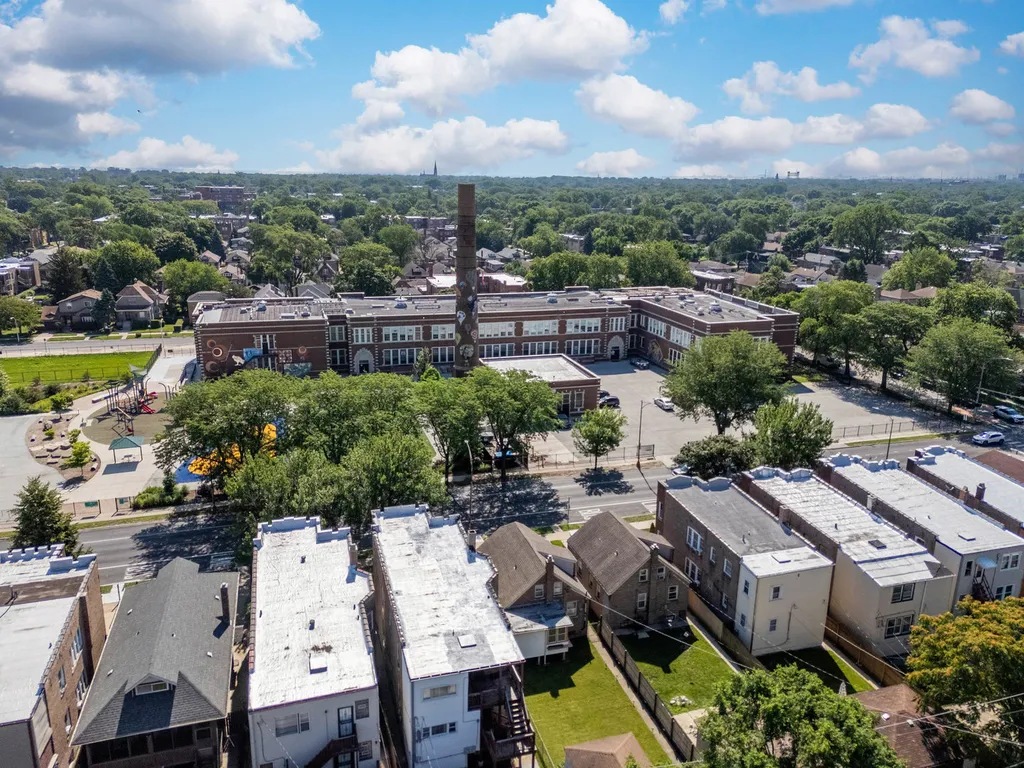 8025 South Euclid Avenue Chicago IL 60617