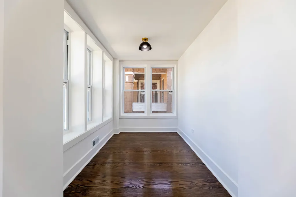 8025 South Euclid Avenue Chicago IL 60617