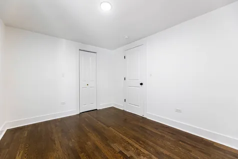 8025 South Euclid Avenue Chicago IL 60617