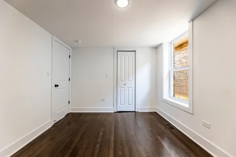 8025 South Euclid Avenue Chicago IL 60617