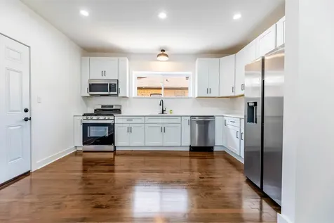 8025 South Euclid Avenue Chicago IL 60617