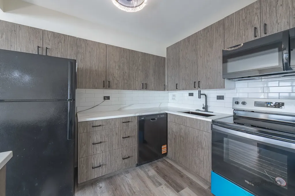 7337 South South Shore Drive Chicago IL 60649