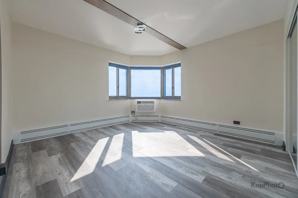 7337 South South Shore Drive Chicago IL 60649