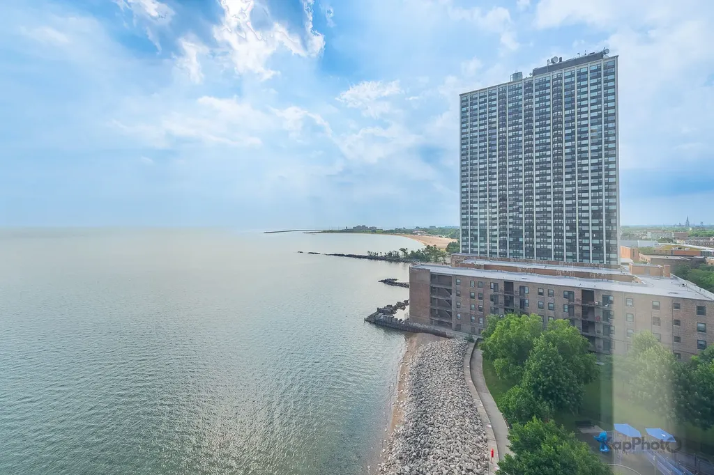 7337 South South Shore Drive Chicago IL 60649