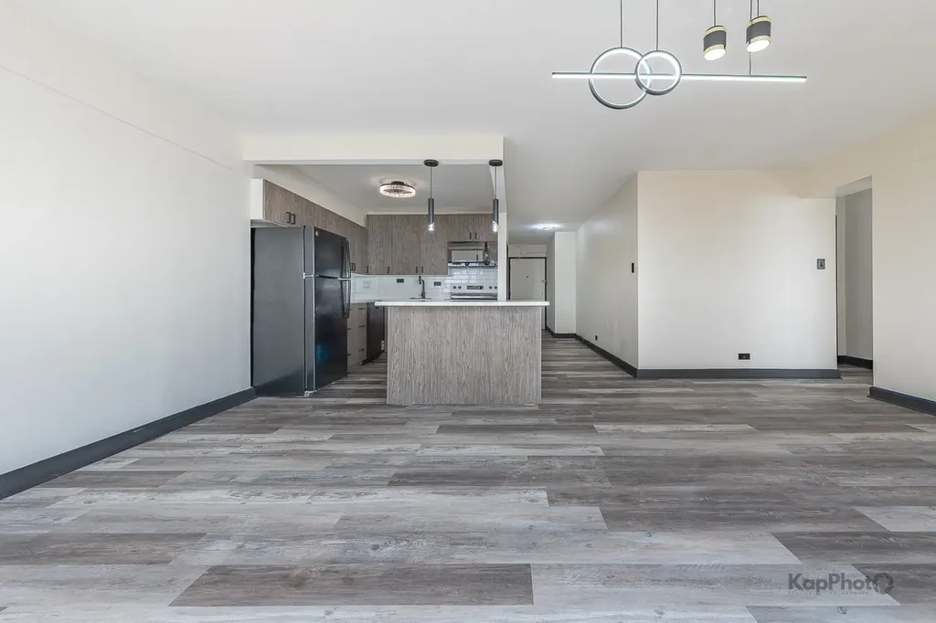 7337 South South Shore Drive Chicago IL 60649