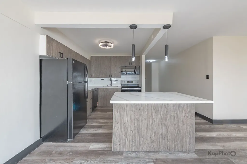 7337 South South Shore Drive Chicago IL 60649