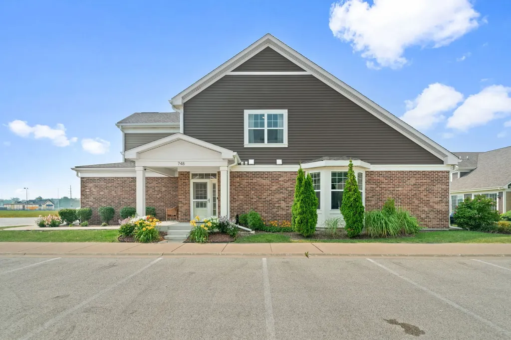 748 North Verandah Drive Hanover Park IL 60133