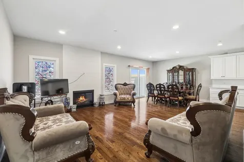 8166 West 87th Street Hickory Hills IL 60457