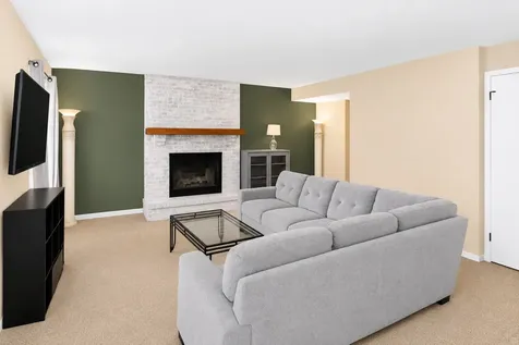 309 South Cross Trail Mchenry IL 60050
