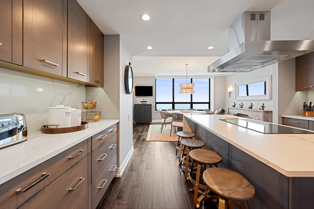 180 East Pearson Street Chicago IL 60611
