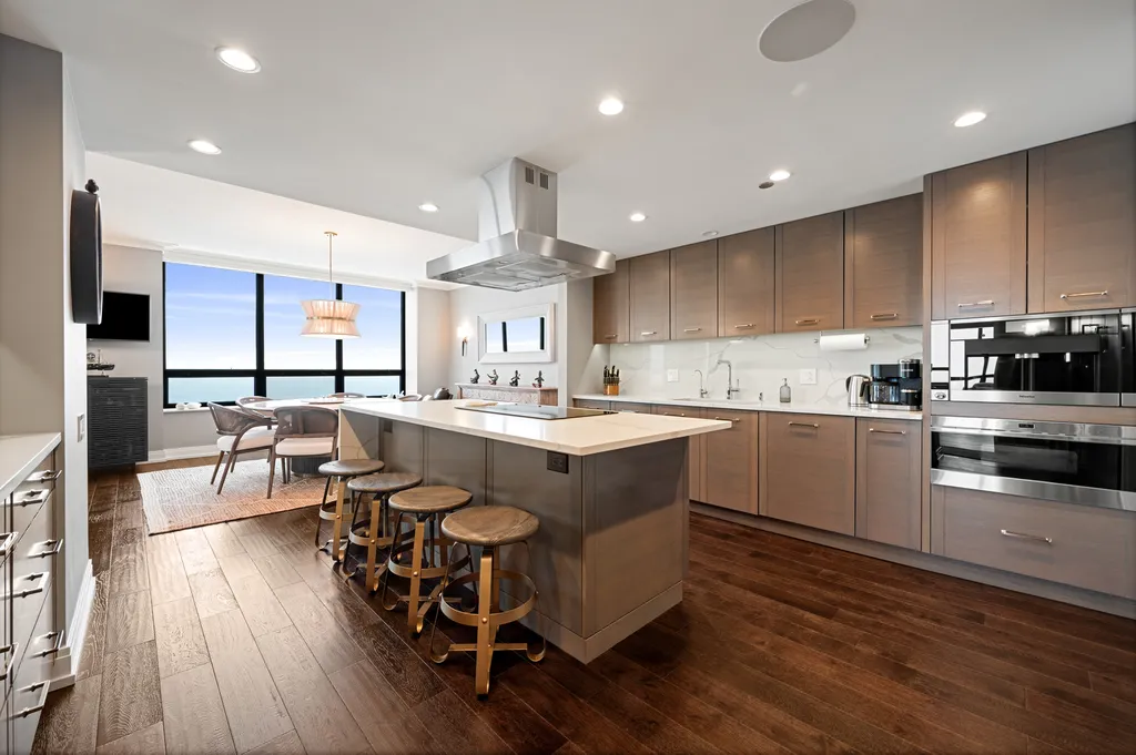 180 East Pearson Street Chicago IL 60611