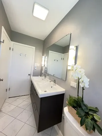 2332 Belleview Avenue Westchester IL 60154
