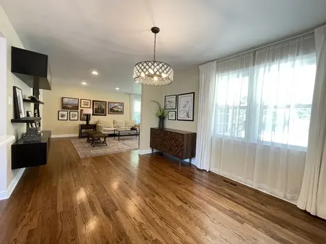 2332 Belleview Avenue Westchester IL 60154