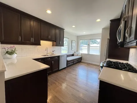 2332 Belleview Avenue Westchester IL 60154