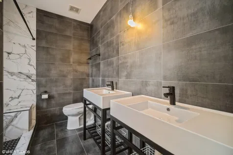 6432 North Hermitage Avenue Chicago IL 60626