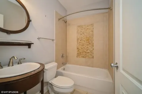 6432 North Hermitage Avenue Chicago IL 60626