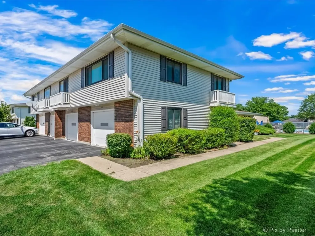 121 Millbrook Lane Schaumburg IL 60193