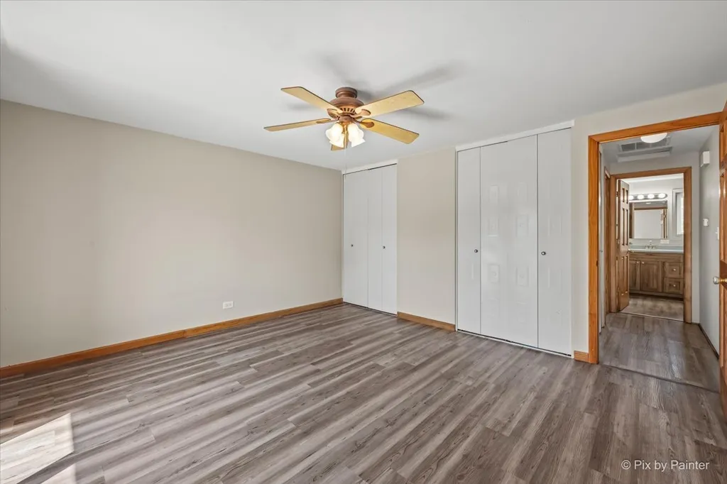 121 Millbrook Lane Schaumburg IL 60193