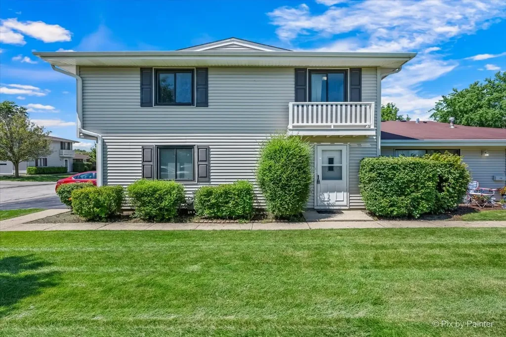 121 Millbrook Lane Schaumburg IL 60193