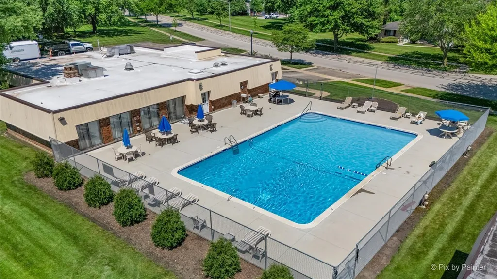 121 Millbrook Lane Schaumburg IL 60193